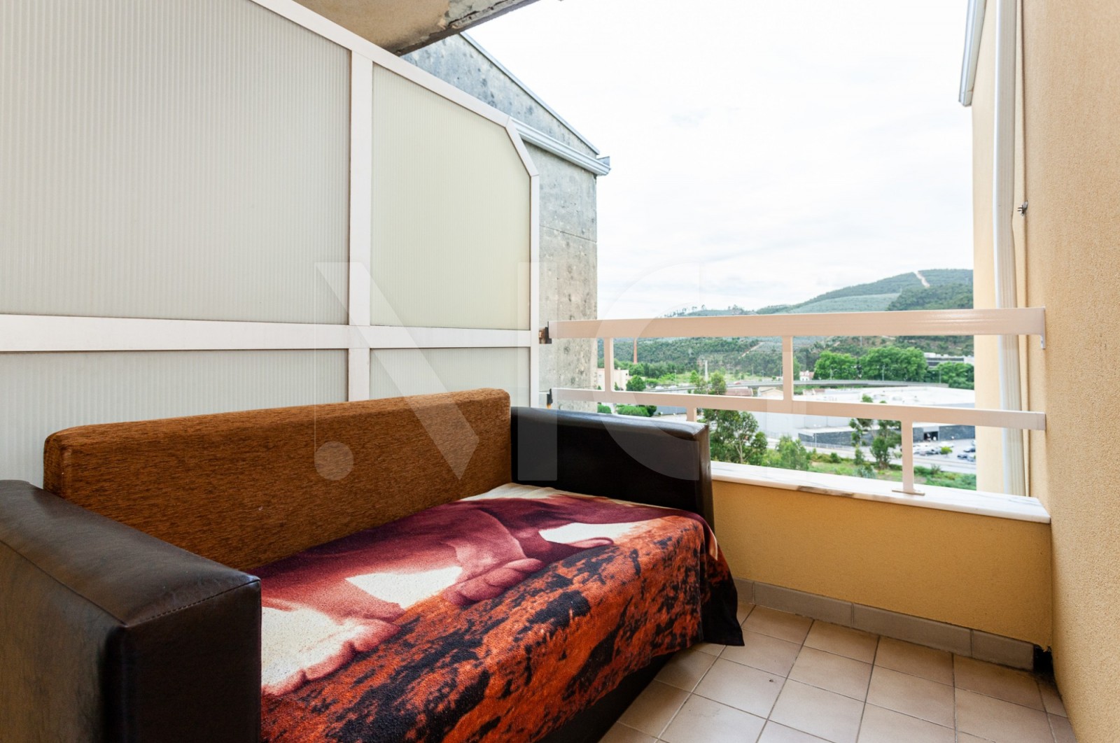 Apartment T2 for For sale in Valongo, Valongo, Porto - Varanda (Imagem 1)