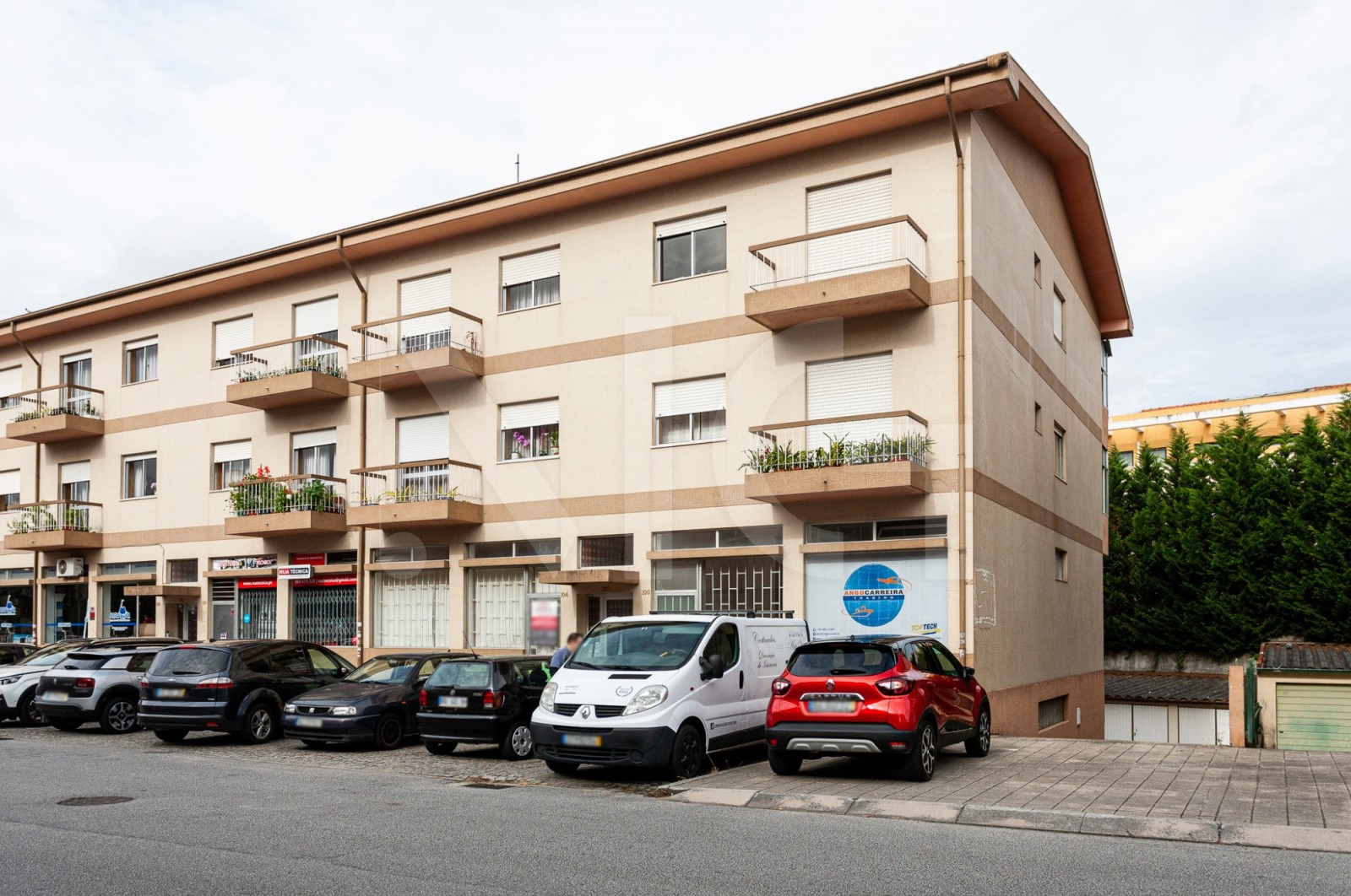 Apartment T3 for Buy in Ermesinde, Valongo, Porto - Fachada (Imagem 1)