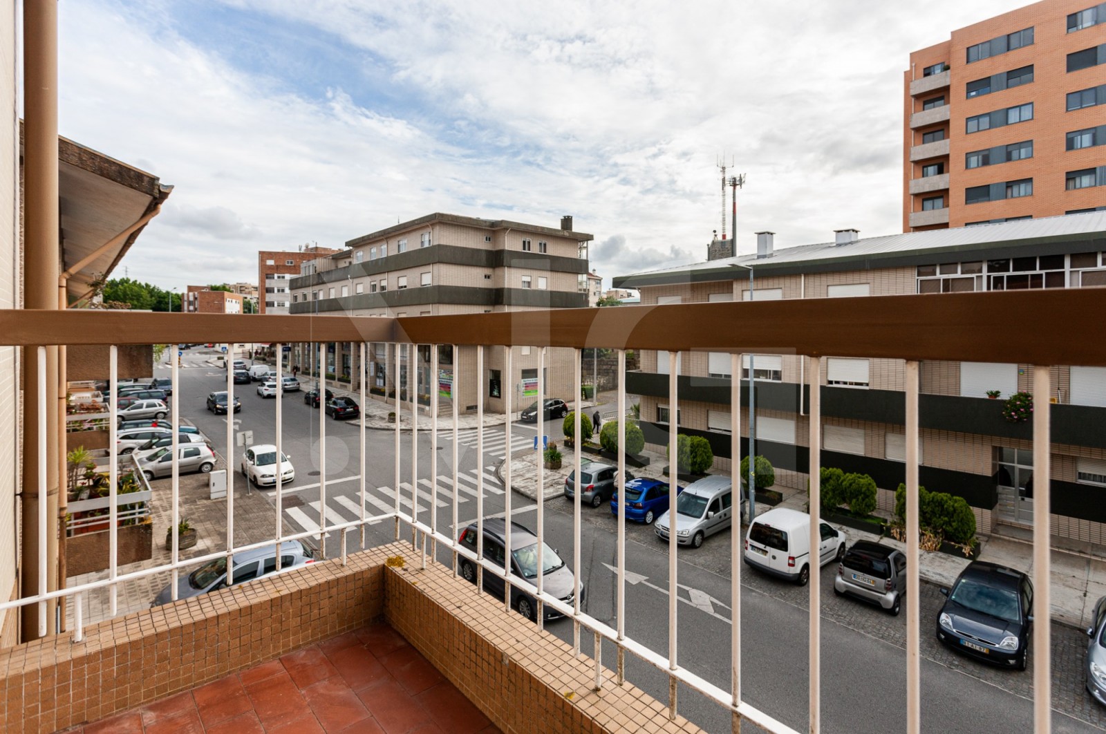 Apartment T3 for Buy in Ermesinde, Valongo, Porto - Varanda (Imagem 3)