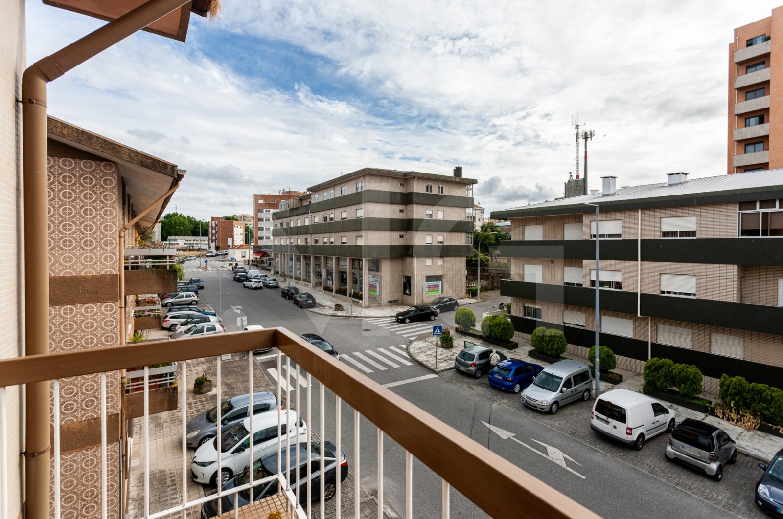 Apartment T3 for Buy in Ermesinde, Valongo, Porto - Varanda (Imagem 4)