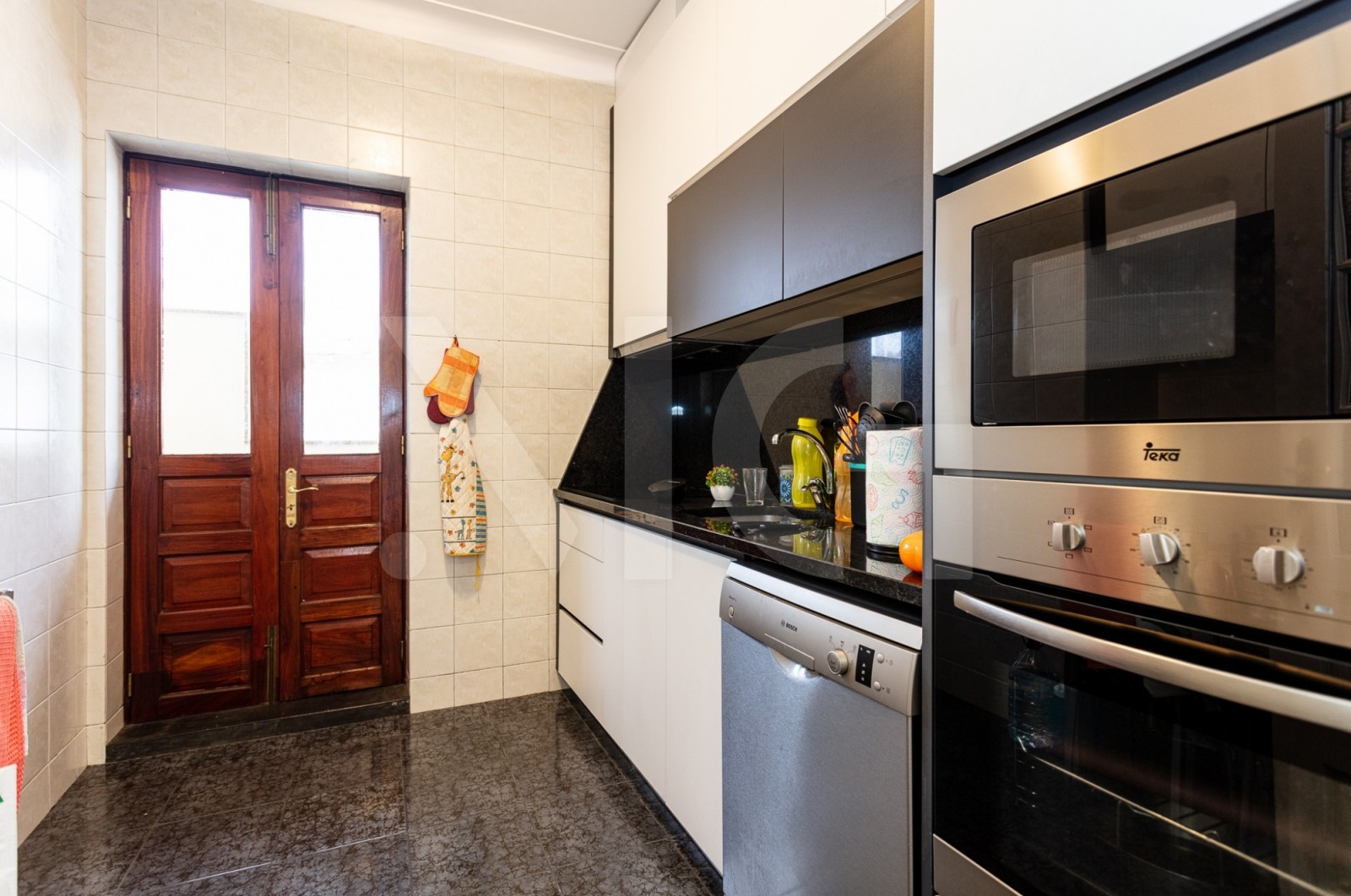 Apartment T3+1 for For sale in Mafamude e Vilar do Paraíso, Vila Nova de Gaia, Porto - Cozinha (Imagem 2)