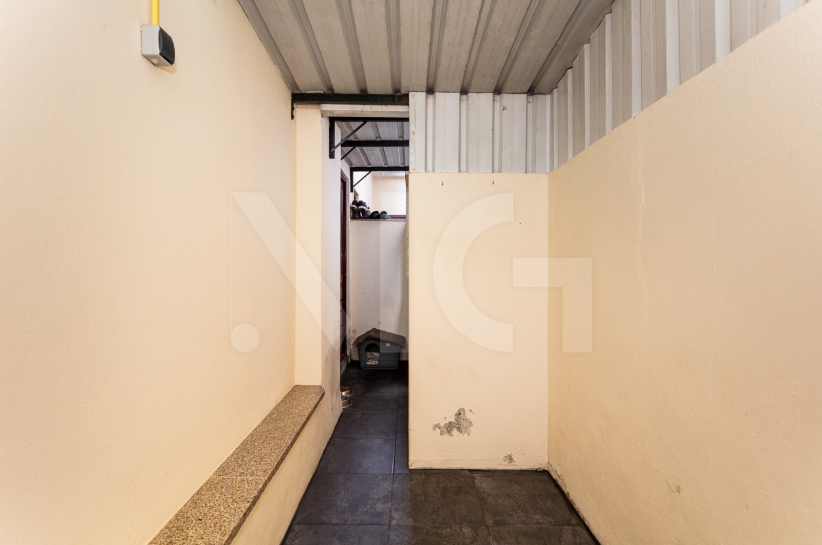 Apartment T3+1 for For sale in Mafamude e Vilar do Paraíso, Vila Nova de Gaia, Porto - Varanda (Imagem 3)