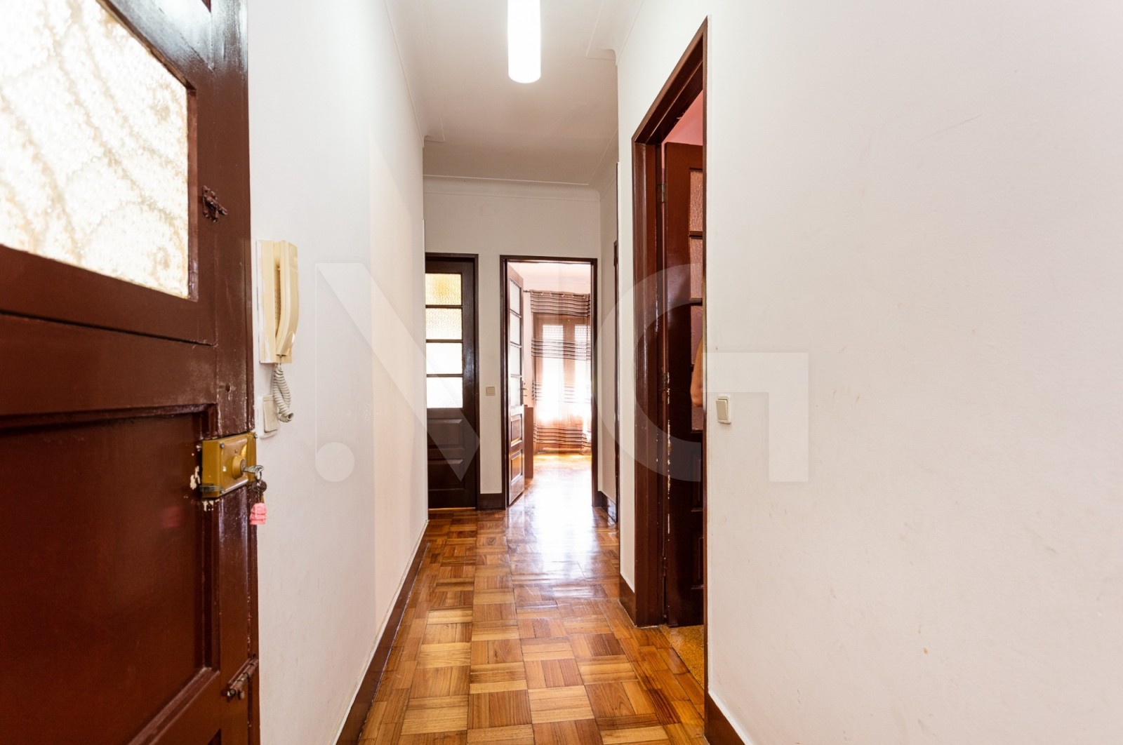 Apartment T3+1 for For sale in Mafamude e Vilar do Paraíso, Vila Nova de Gaia, Porto - Corredor (Imagem 3)