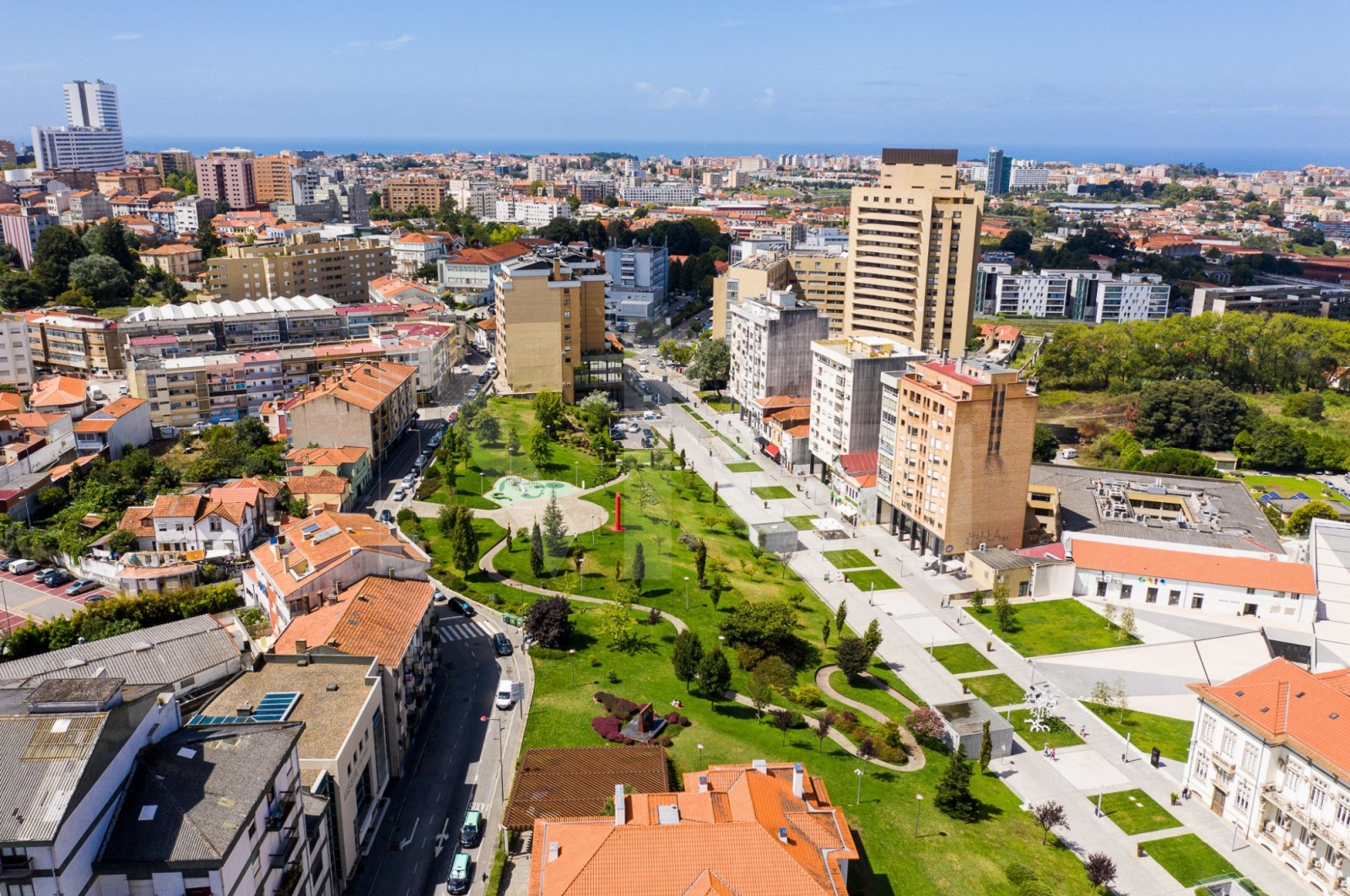 Apartment T3+1 for For sale in Mafamude e Vilar do Paraíso, Vila Nova de Gaia, Porto - Área envolvente (Imagem 6)