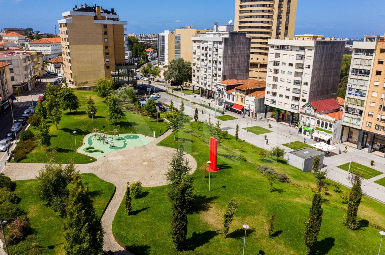 Apartment T3+1 for For sale in Mafamude e Vilar do Paraíso, Vila Nova de Gaia, Porto - Área envolvente (Imagem 9)