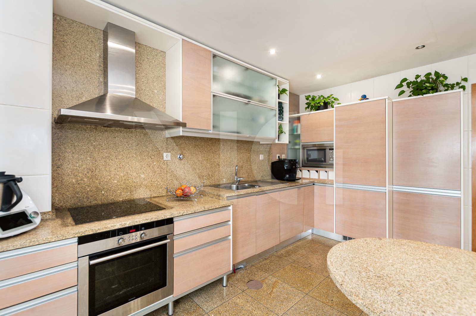 Apartamento T4 para Venda em Águas Santas, Maia, Porto - Cozinha (Imagem 1)