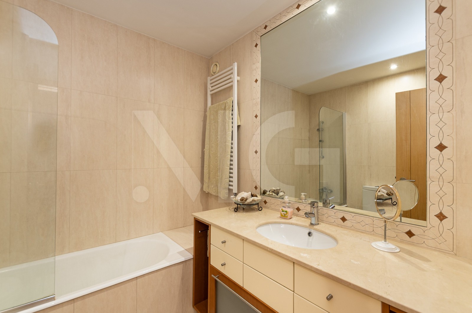 Apartamento T4 para Venda em Águas Santas, Maia, Porto - Casa de banho (Imagem 2)