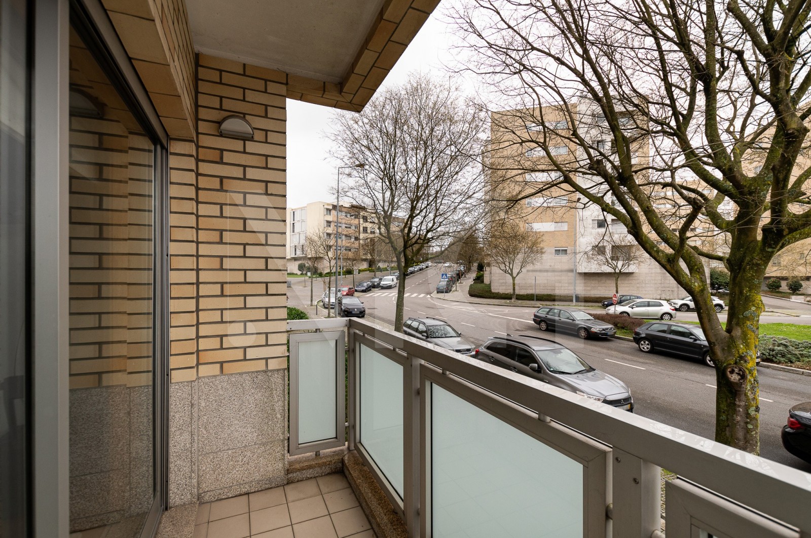 Apartamento T4 para Venda em Águas Santas, Maia, Porto - Varanda (Imagem 2)