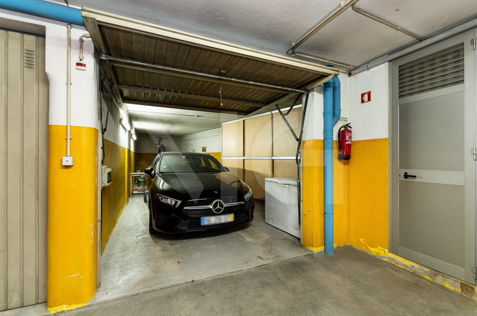 Apartamento T4 para Venda em Águas Santas, Maia, Porto - Parqueamento/Garagem (Imagem 1)