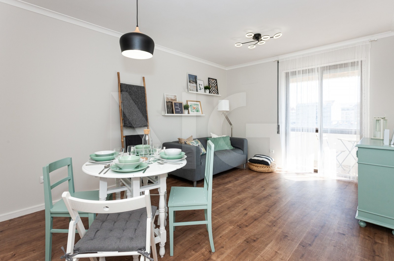 Apartment T1 for For sale in Paranhos, Porto, Porto - Sala (Imagem 1)