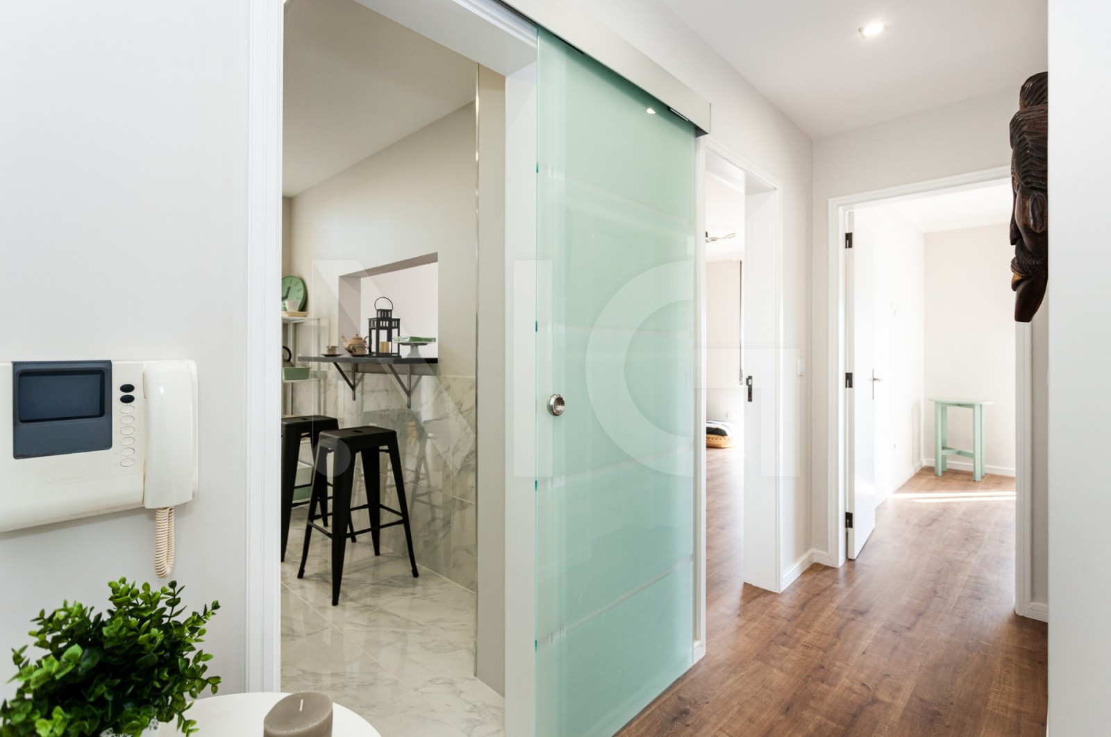 Apartment T1 for For sale in Paranhos, Porto, Porto - Corredor (Imagem 1)