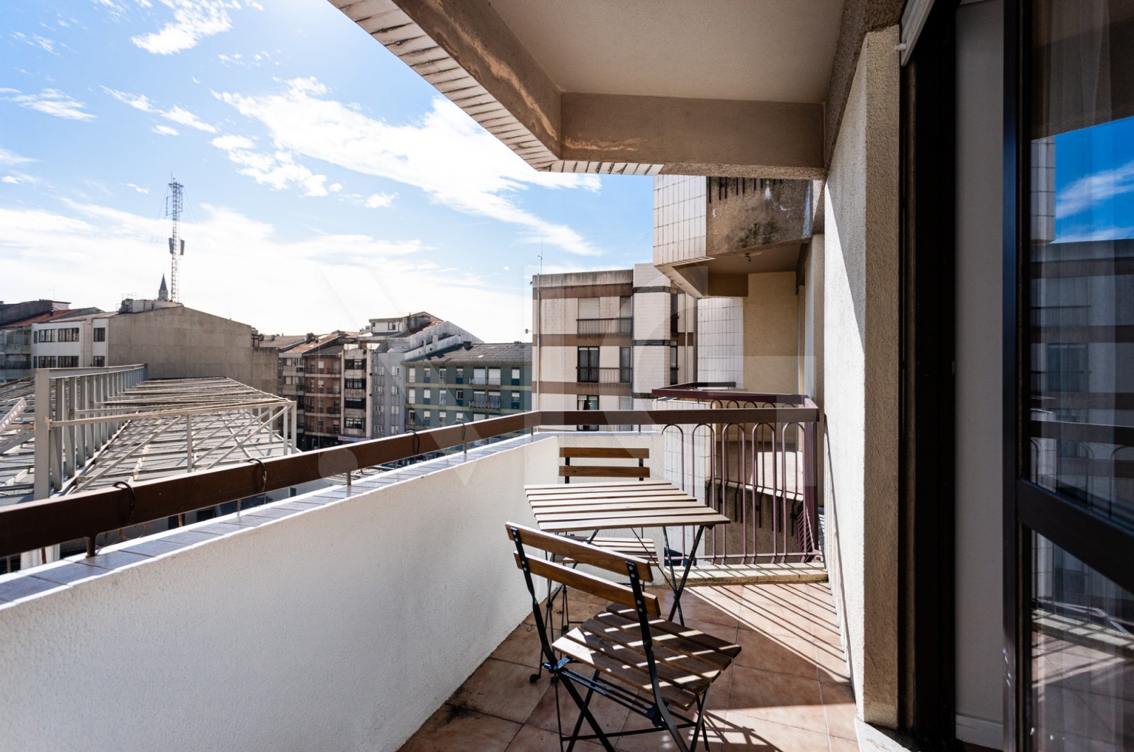 Apartment T1 for For sale in Paranhos, Porto, Porto - Varanda (Imagem 1)