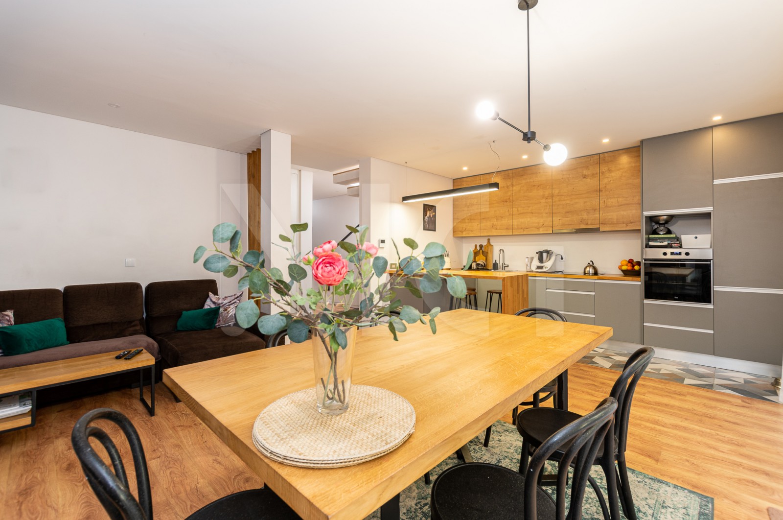 House T3+1 for For sale in Cedofeita, Santo Ildefonso, Sé, Miragaia, São Nicolau e Vitória, Porto, Porto - Sala (Imagem 4)