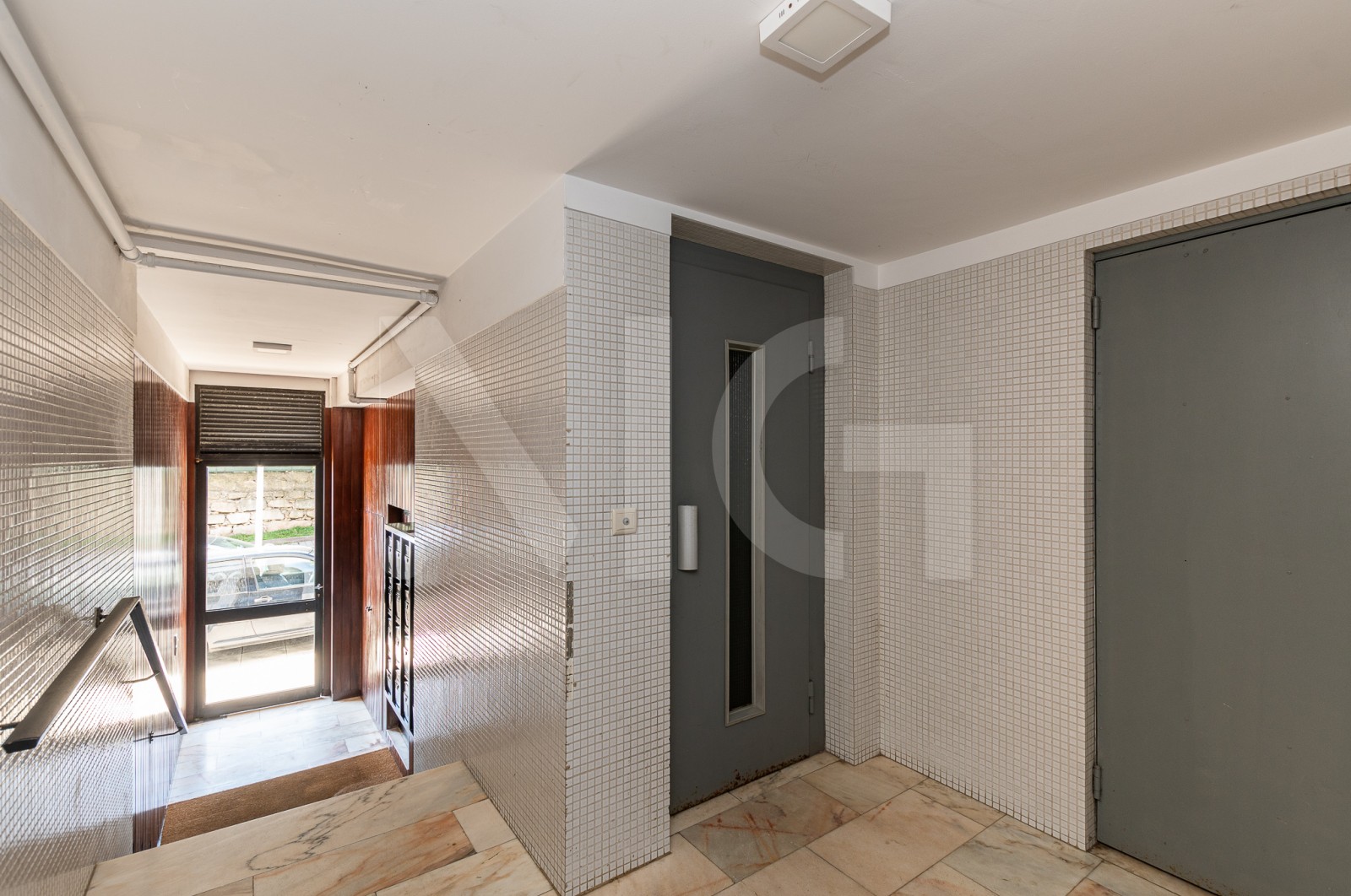 Apartamento T2 para Venda em Aldoar, Foz do Douro e Nevogilde, Porto, Porto - Áreas comuns (Imagem 2)