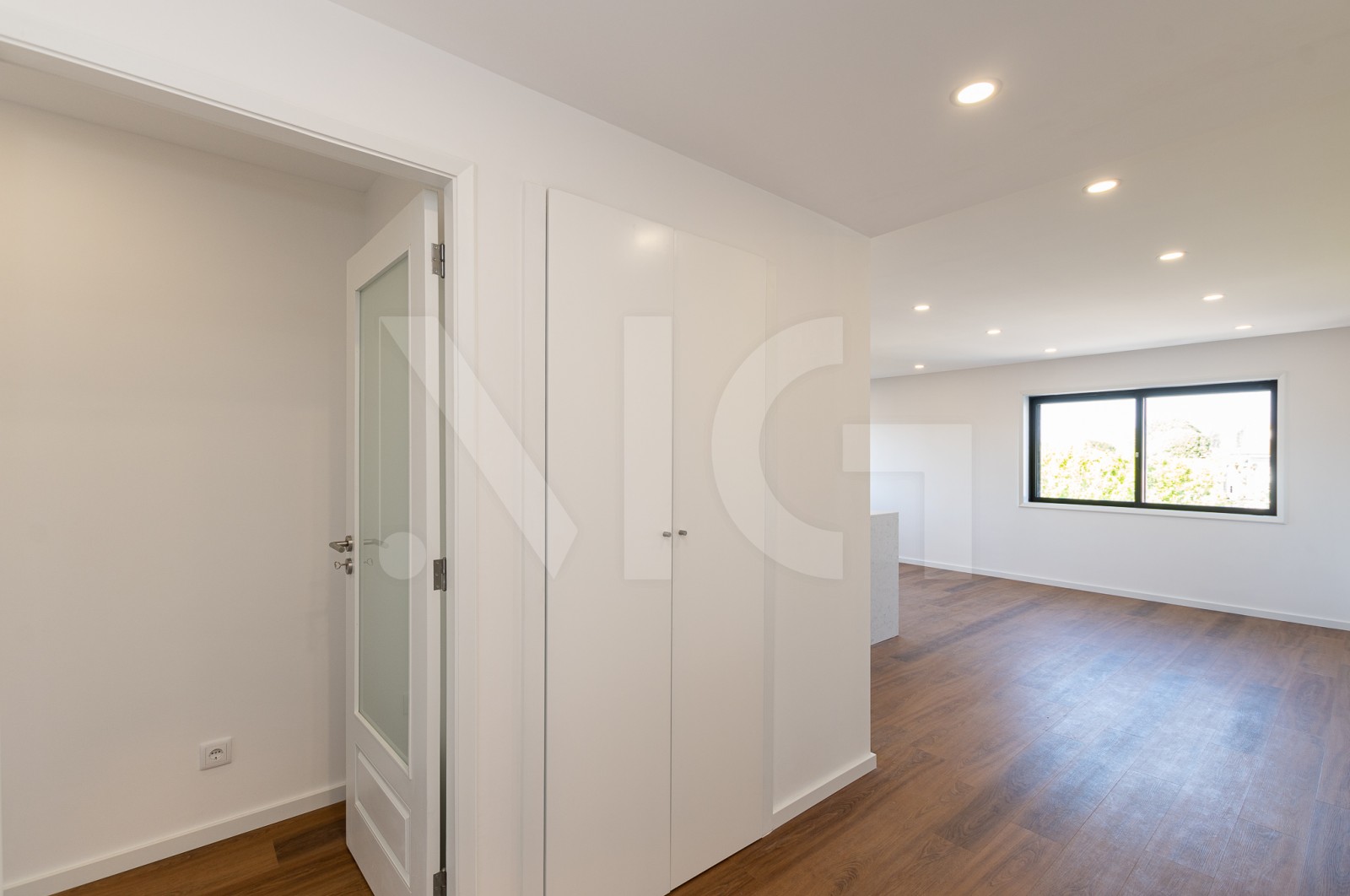 Apartamento T2 para Venda em Aldoar, Foz do Douro e Nevogilde, Porto, Porto - Sala (Imagem 1)