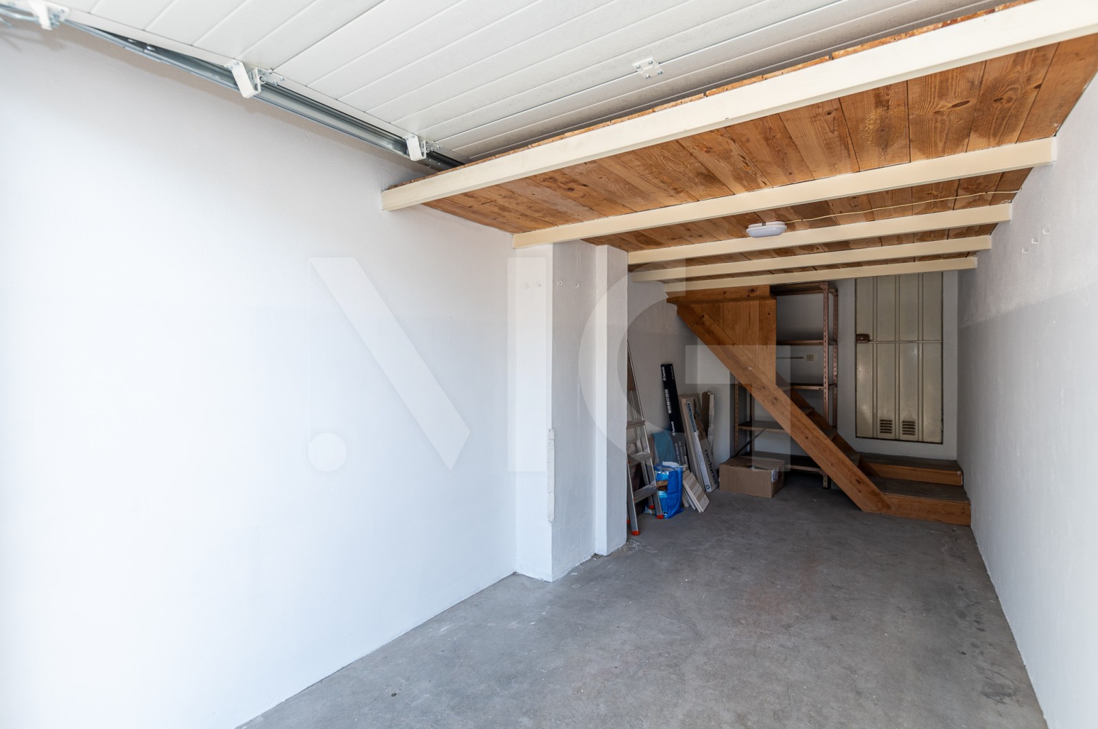 Apartamento T2 para Venda em Aldoar, Foz do Douro e Nevogilde, Porto, Porto - Parqueamento/Garagem (Imagem 1)