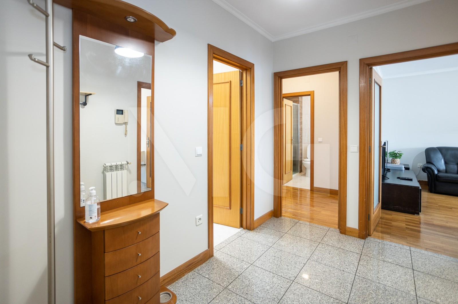 Apartamento T2 para Venda em Águas Santas, Maia, Porto - Hall de entrada (Imagem 2)