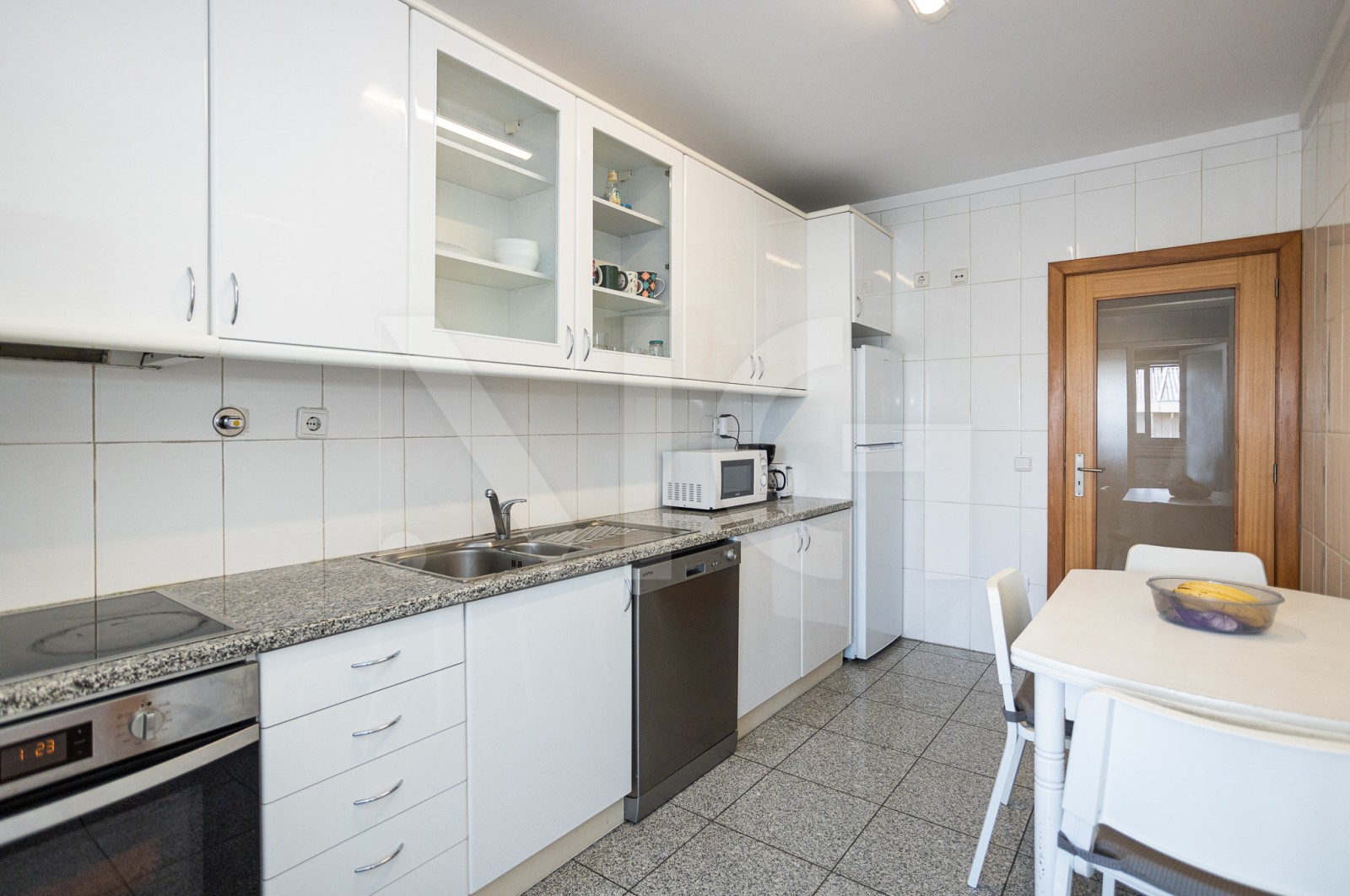 Apartamento T2 para Venda em Águas Santas, Maia, Porto - Cozinha (Imagem 1)