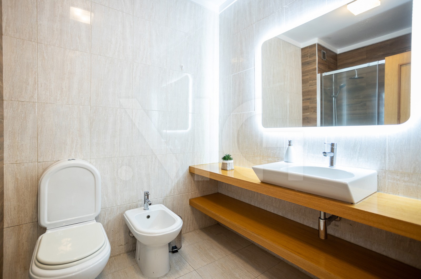 Apartamento T2 para Venda em Águas Santas, Maia, Porto - Casa de banho (Imagem 3)