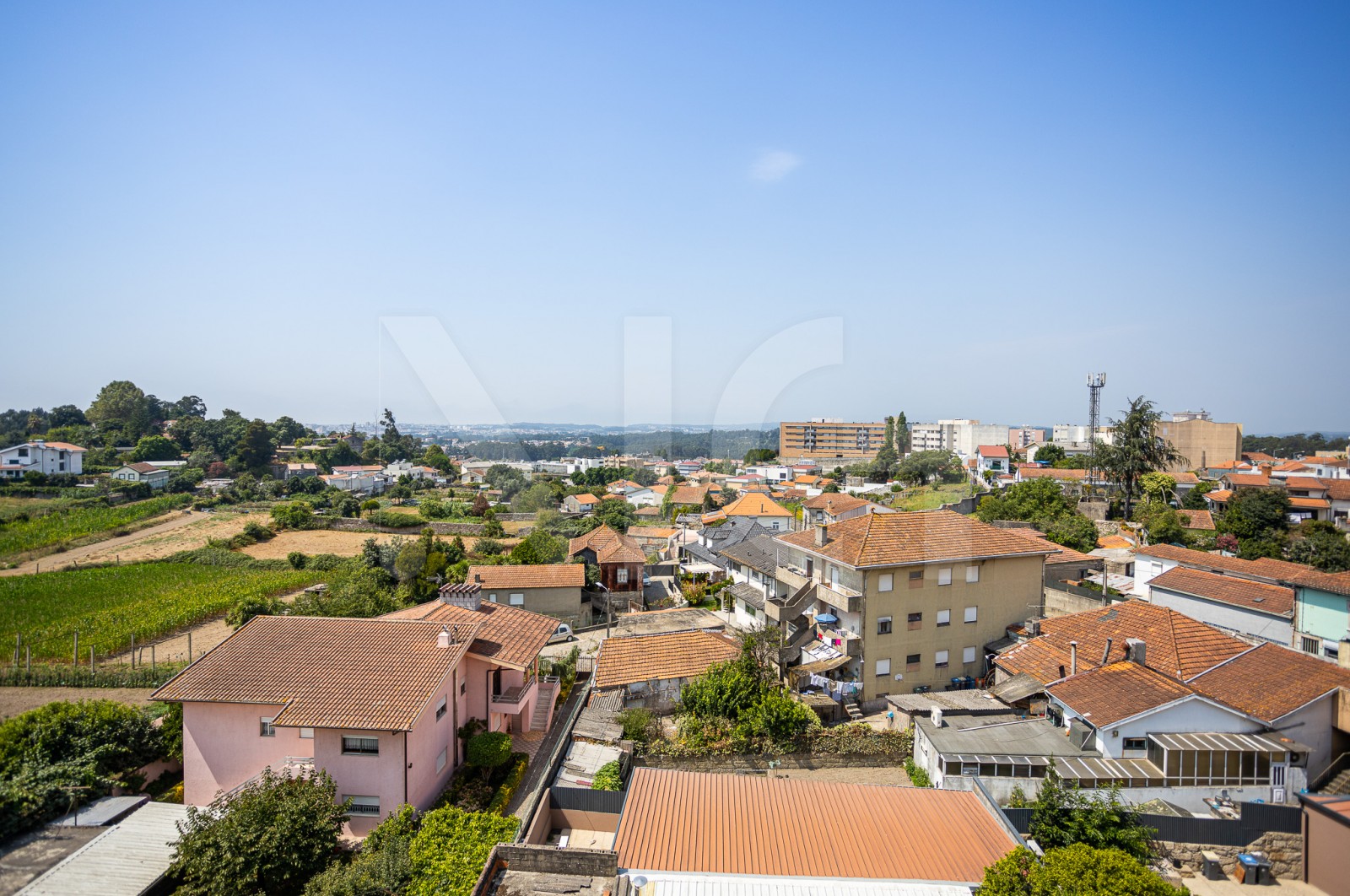 Apartamento T2 para Venda em Águas Santas, Maia, Porto - Vistas (Imagem 3)