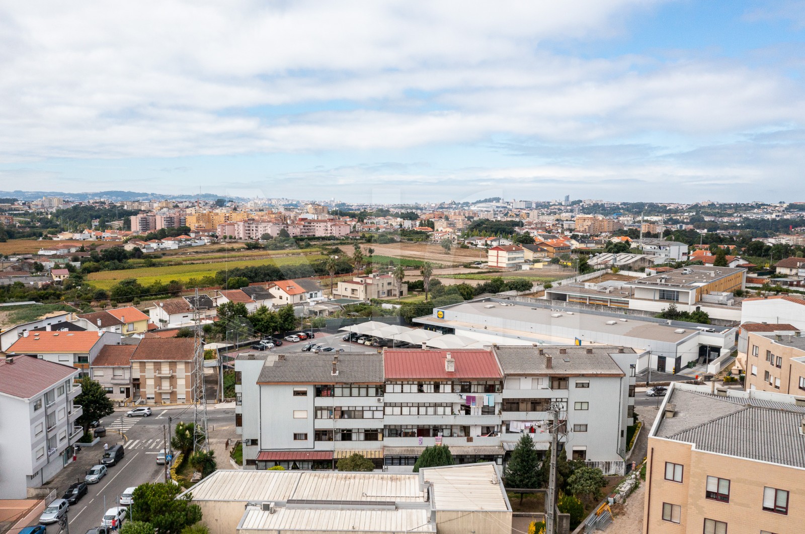 Apartment T1 for For sale in Baguim do Monte (Rio Tinto), Gondomar, Porto - Fachada (Imagem 2)