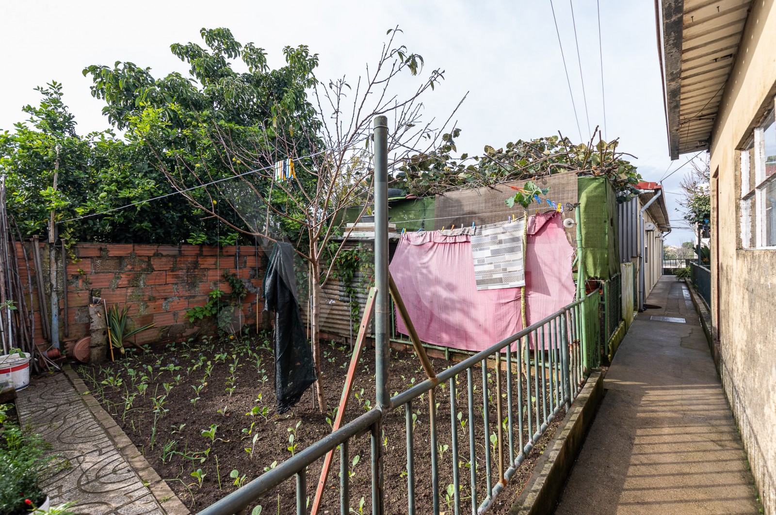 House T5 for For sale in Custóias, Leça do Balio e Guifões, Matosinhos, Porto - Quintal/Jardim (Imagem 3)