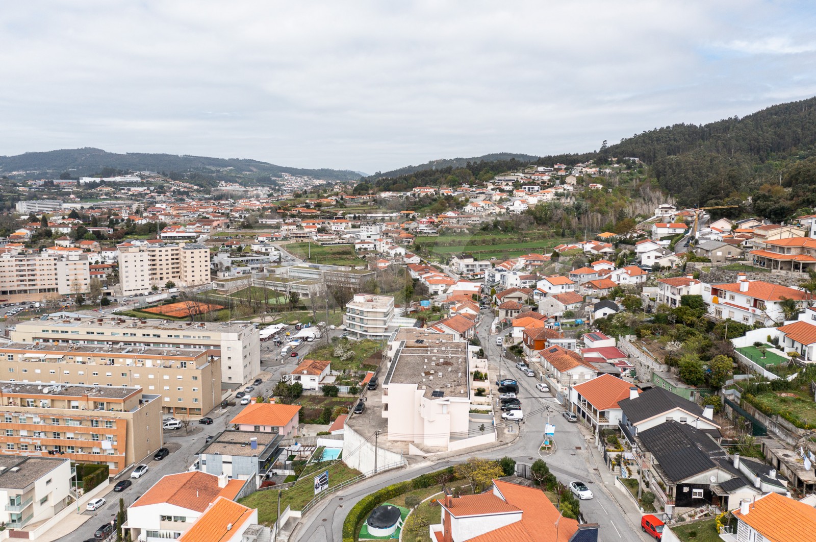 Moradia T3 para Venda em Caldas de Vizela (São Miguel e São João), Vizela, Braga - Área envolvente (Imagem 8)