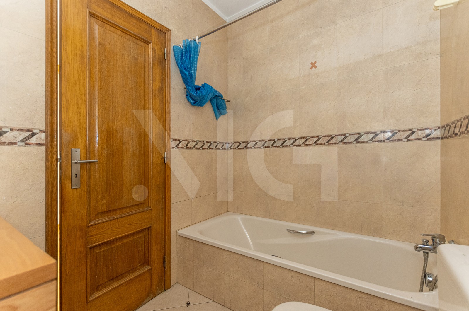 Moradia T3 para Venda em Caldas de Vizela (São Miguel e São João), Vizela, Braga - Casa de banho (Imagem 3)