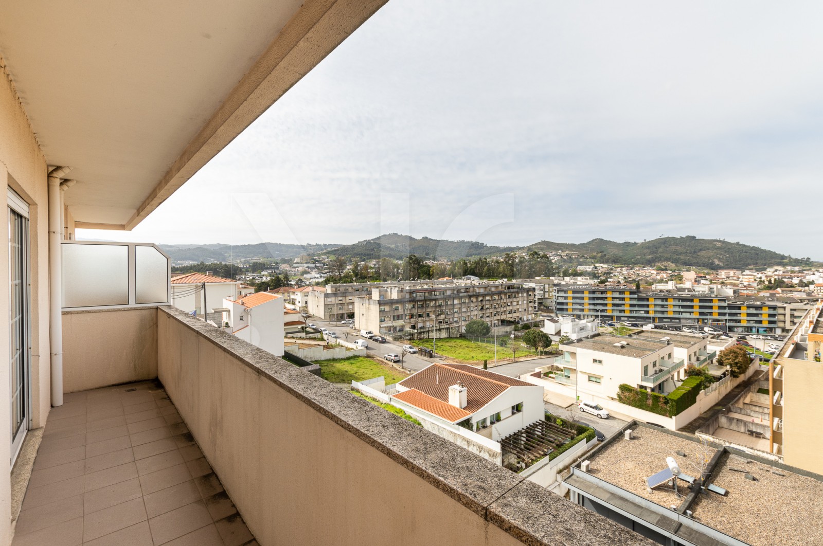 Moradia T3 para Venda em Caldas de Vizela (São Miguel e São João), Vizela, Braga - Varanda (Imagem 3)