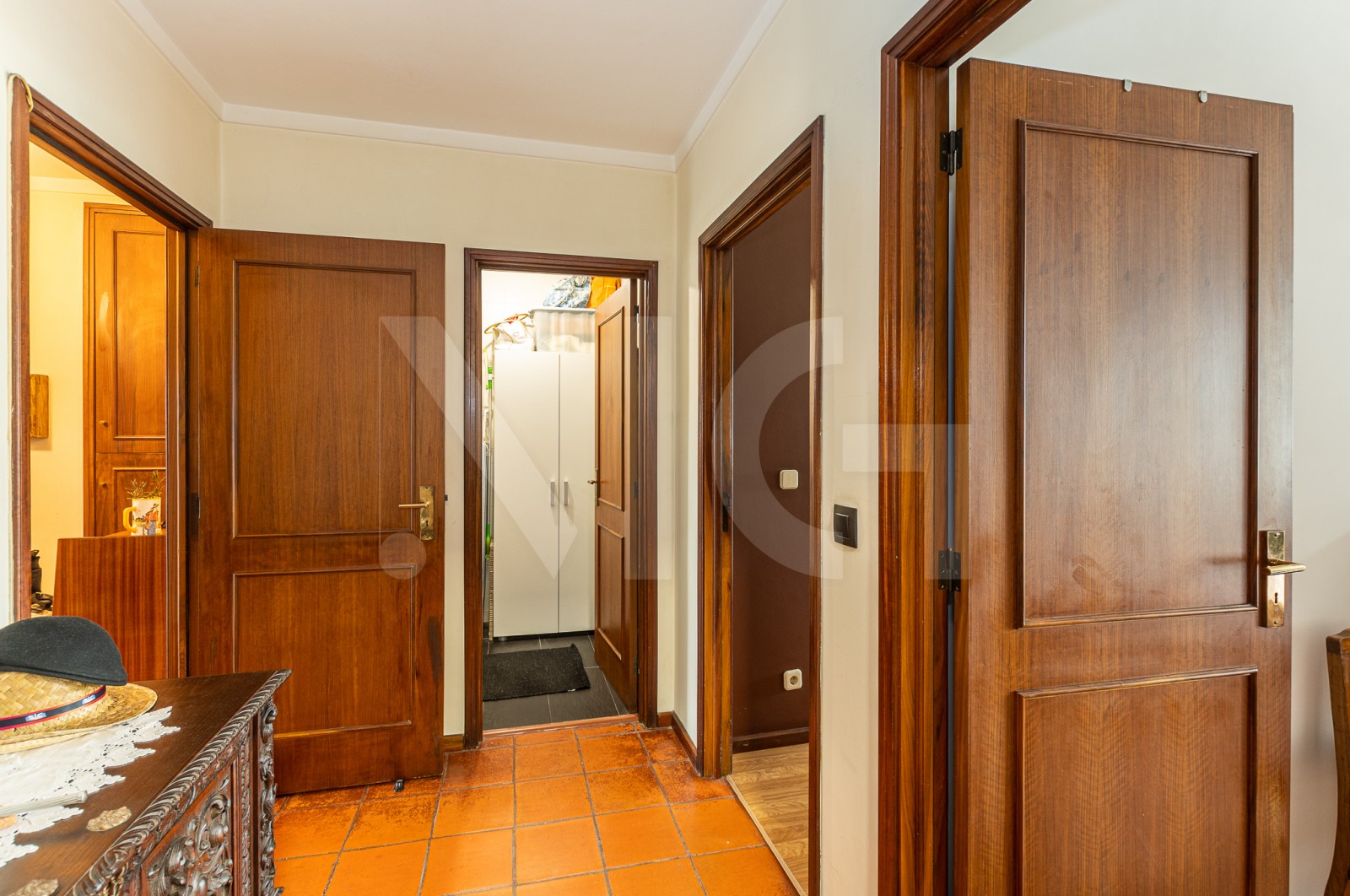 Apartment T2 for For sale in Custóias, Leça do Balio e Guifões, Matosinhos, Porto - Hall de entrada (Imagem 2)