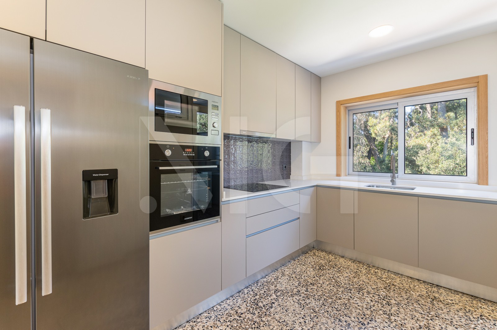 Apartamento T3 para Venda em Rio Tinto, Gondomar, Porto - Cozinha (Imagem 1)