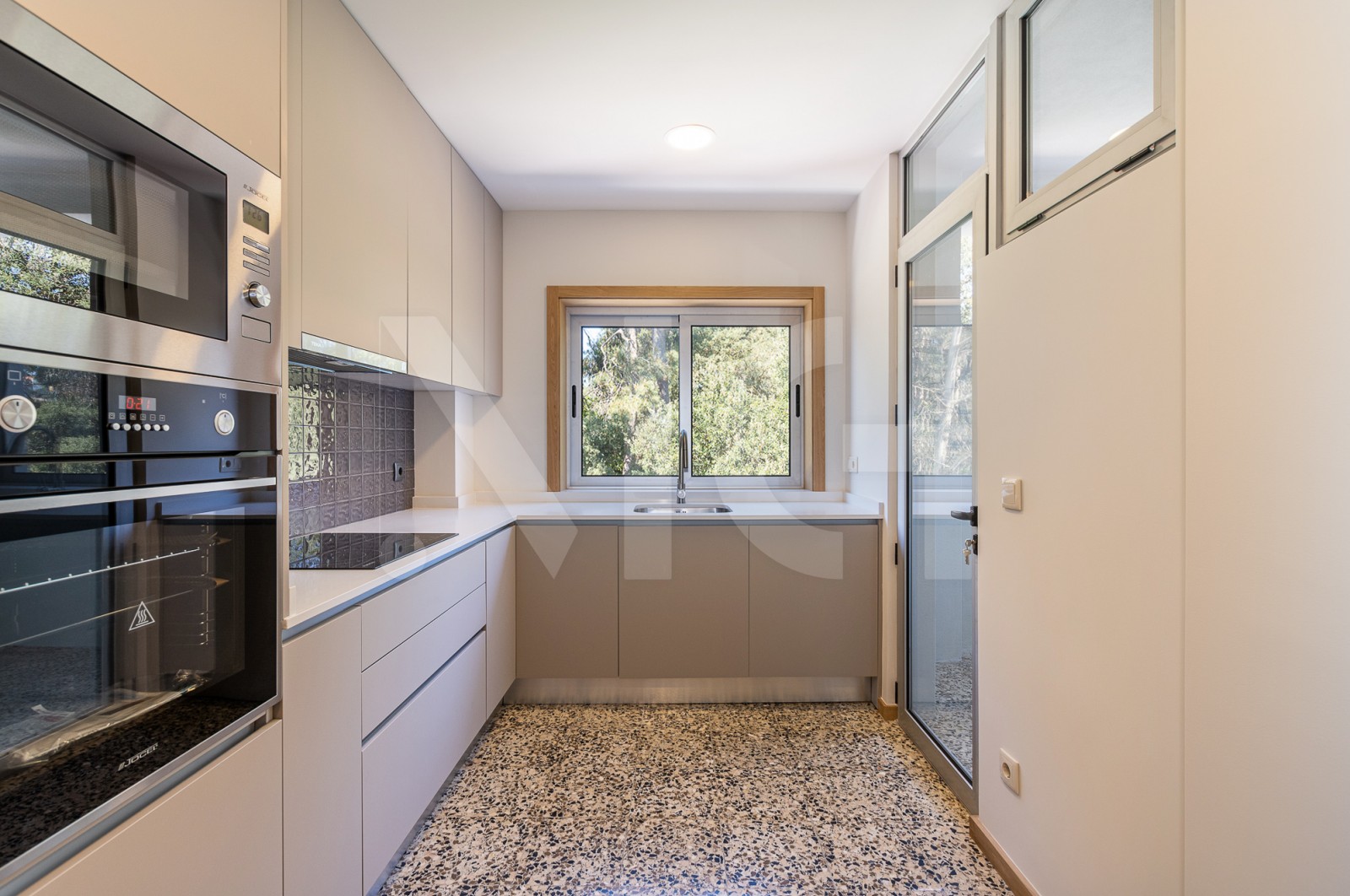 Apartamento T3 para Venda em Rio Tinto, Gondomar, Porto - Cozinha (Imagem 3)