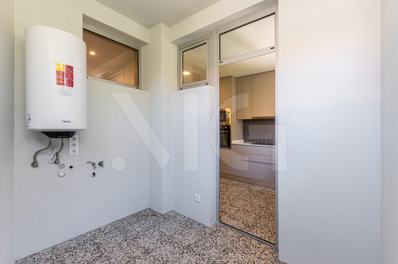 Apartamento T3 para Venda em Rio Tinto, Gondomar, Porto - Cozinha (Imagem 5)