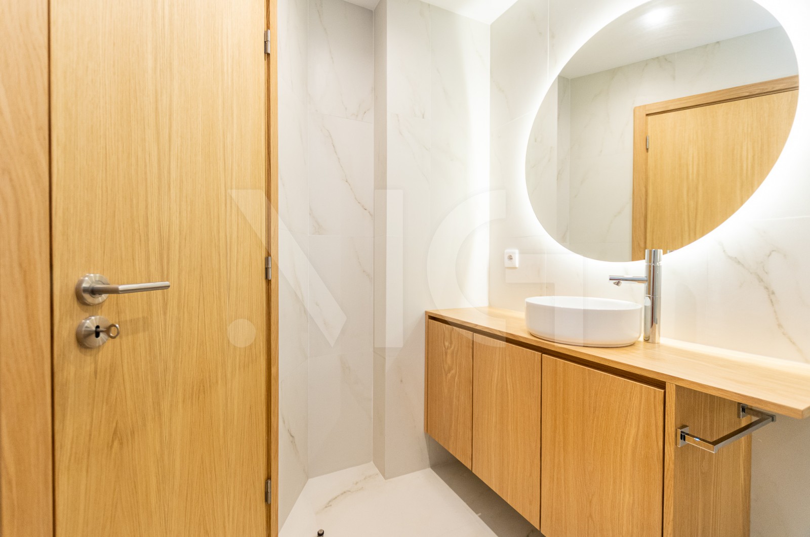 Apartamento T3 para Venda em Rio Tinto, Gondomar, Porto - Casa de banho (Imagem 5)