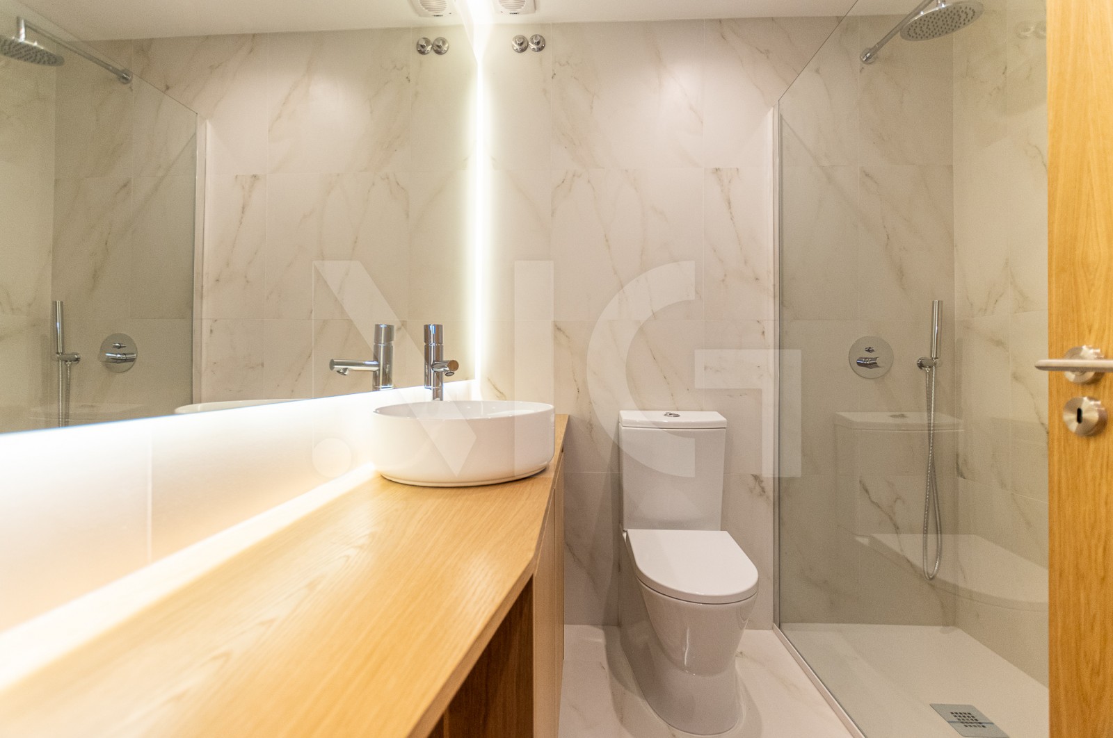 Apartamento T3 para Venda em Rio Tinto, Gondomar, Porto - Casa de banho (Imagem 1)