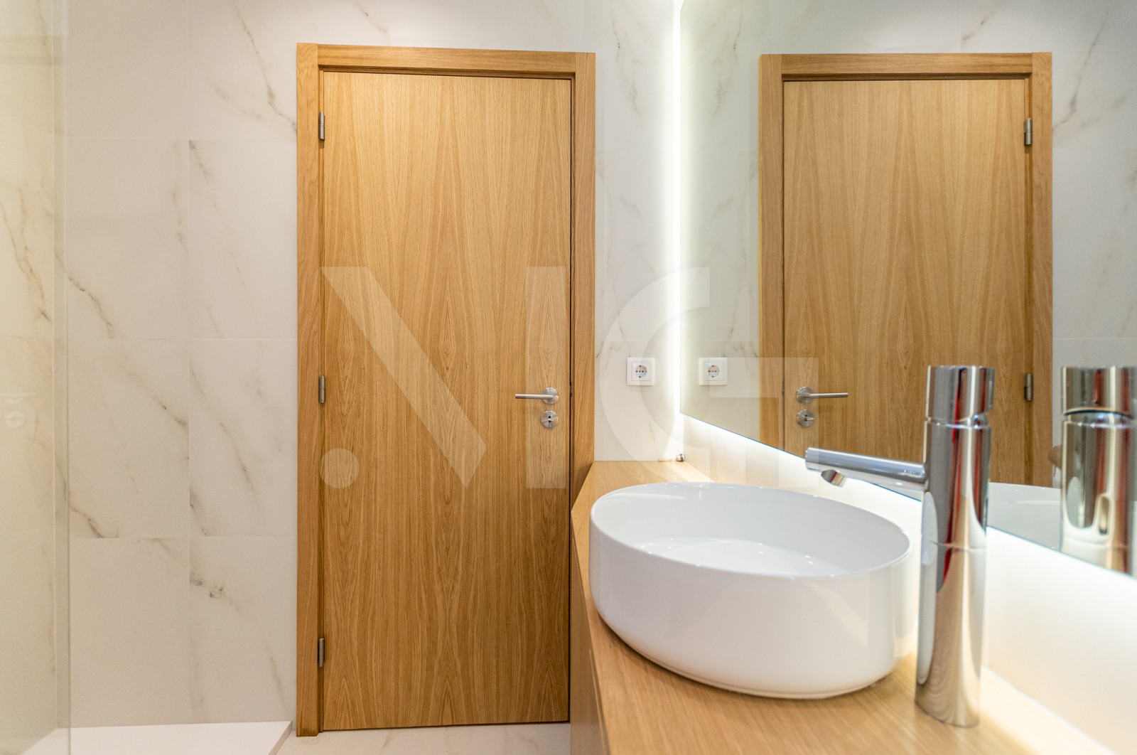 Apartamento T3 para Venda em Rio Tinto, Gondomar, Porto - Casa de banho (Imagem 2)