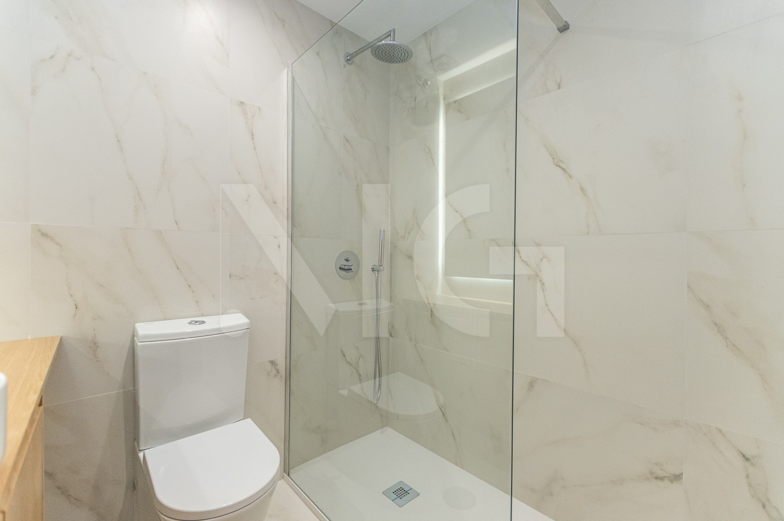 Apartamento T3 para Venda em Rio Tinto, Gondomar, Porto - Casa de banho (Imagem 3)