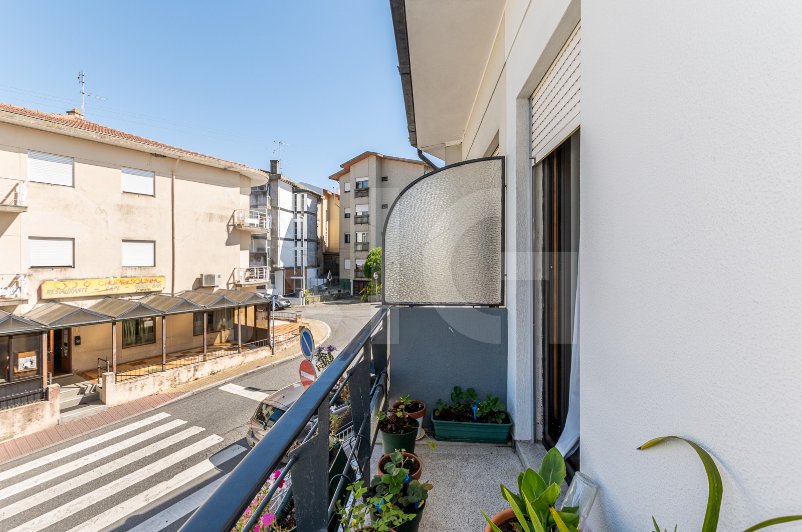 Apartamento T2 para Venda em Ermesinde, Valongo, Porto - Varanda (Imagem 2)