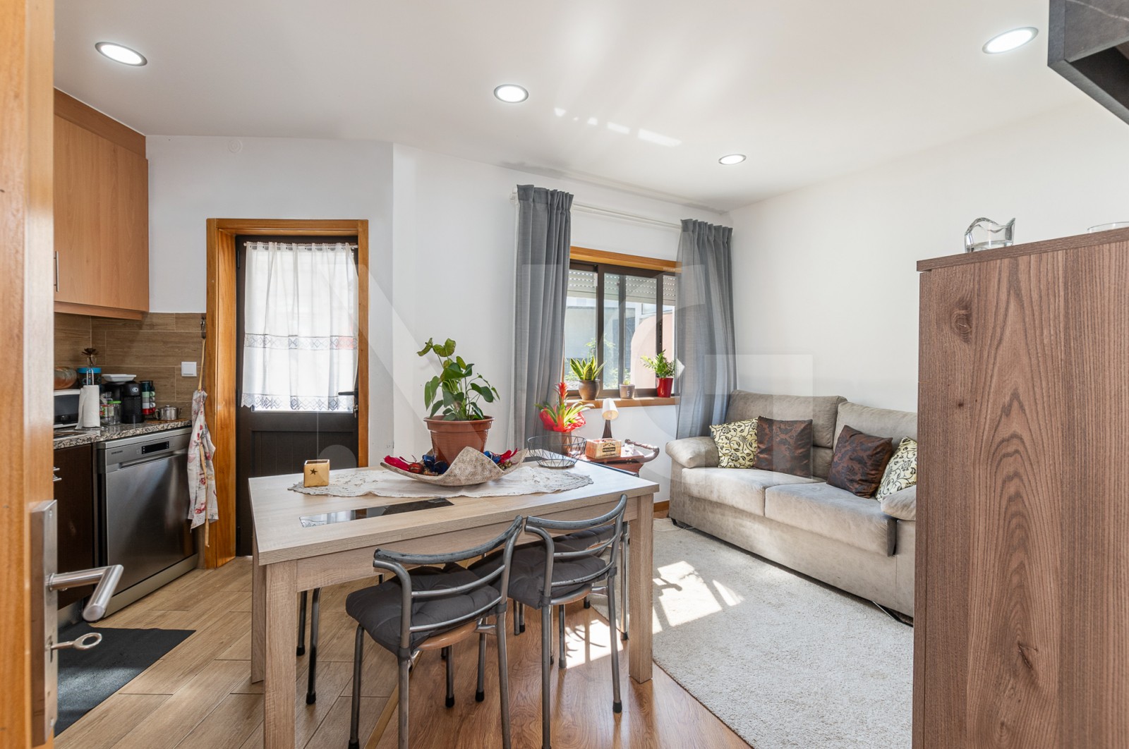 Apartamento T2 para Venda em Ermesinde, Valongo, Porto - Sala (Imagem 1)