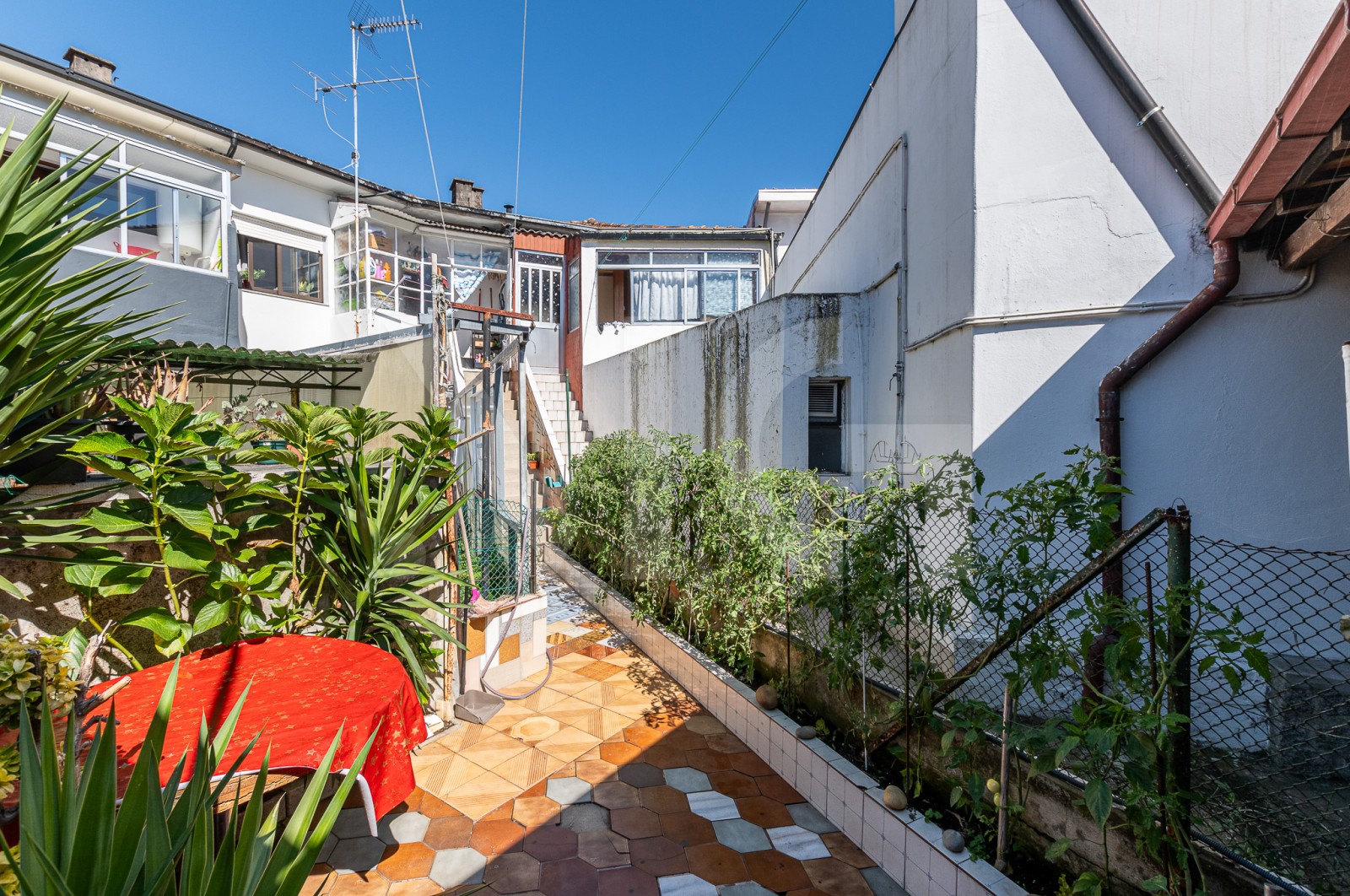 Apartamento T2 para Venda em Ermesinde, Valongo, Porto - Quintal/Jardim (Imagem 2)