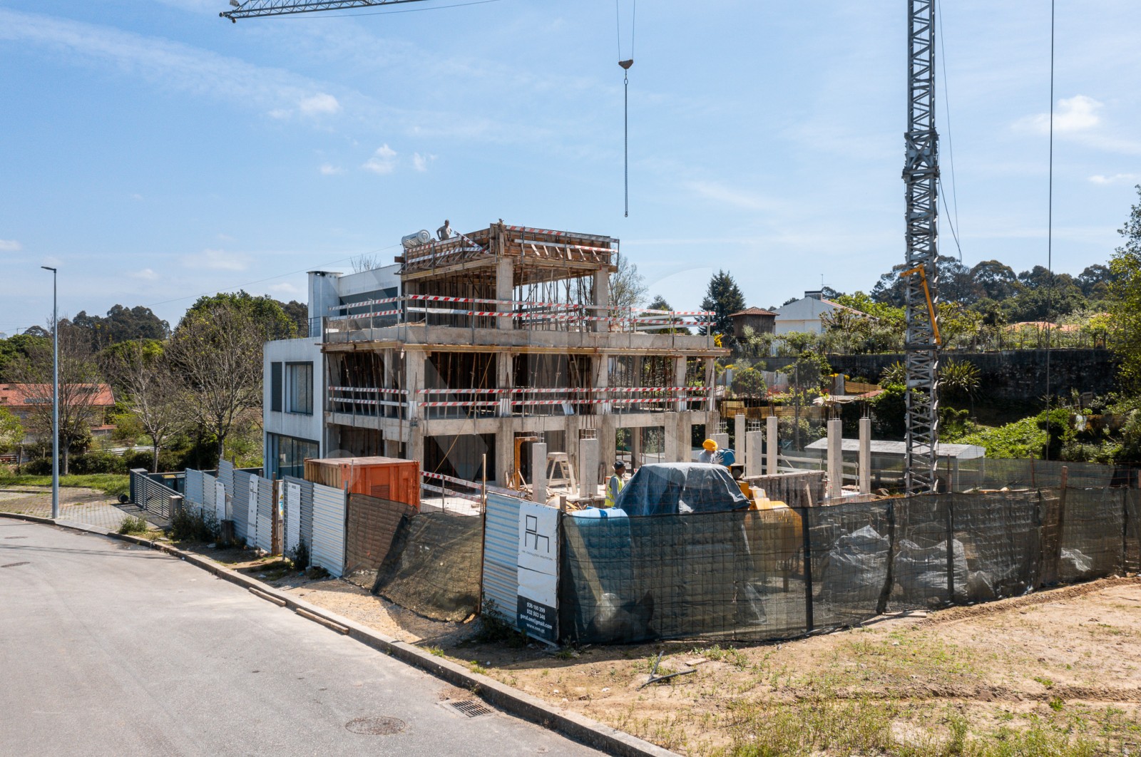 Moradia T3 para Venda em Vilar de Andorinho, Vila Nova de Gaia, Porto - Área envolvente (Imagem 1)