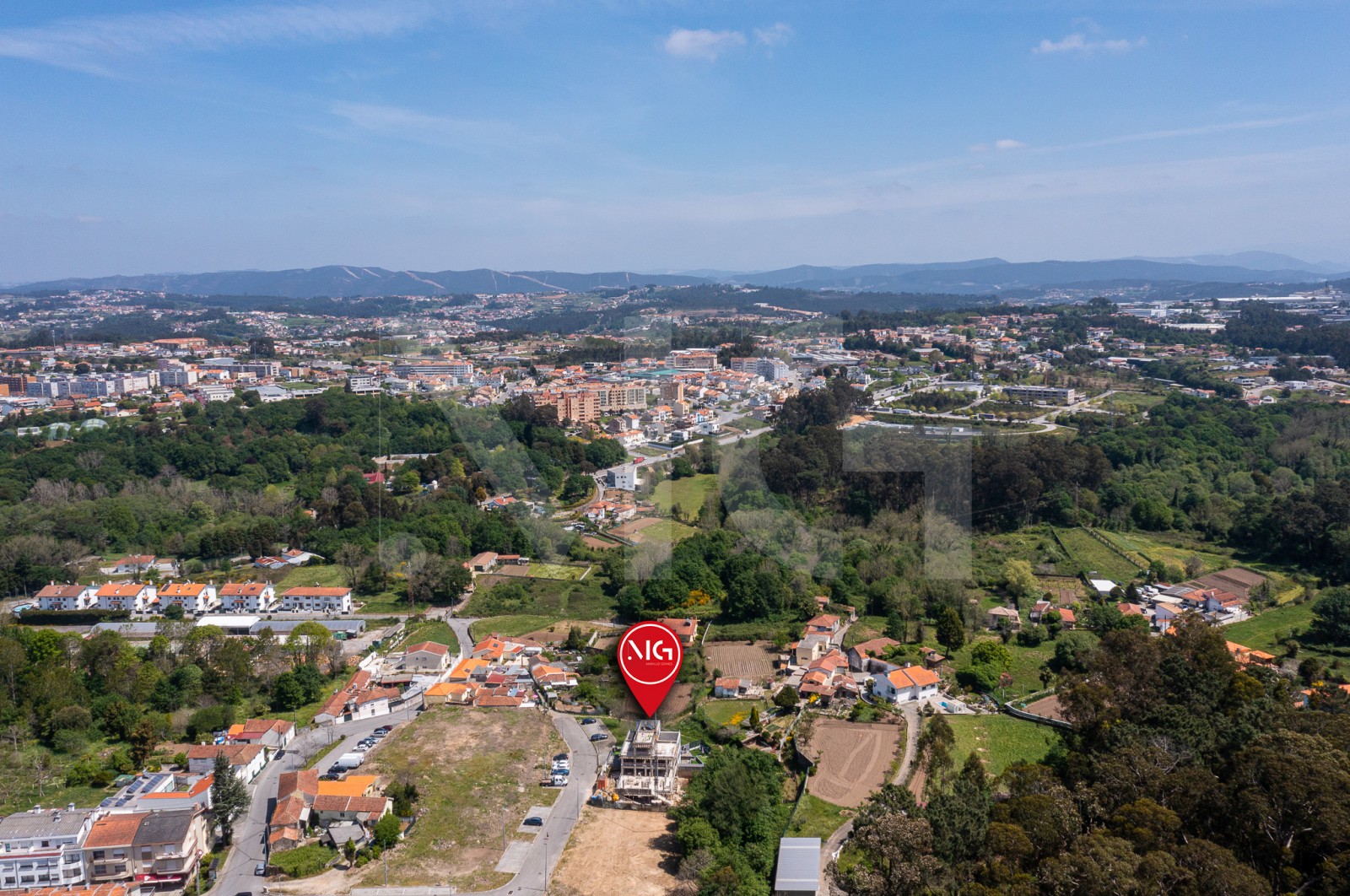 Moradia T3 para Venda em Vilar de Andorinho, Vila Nova de Gaia, Porto - Área envolvente (Imagem 3)