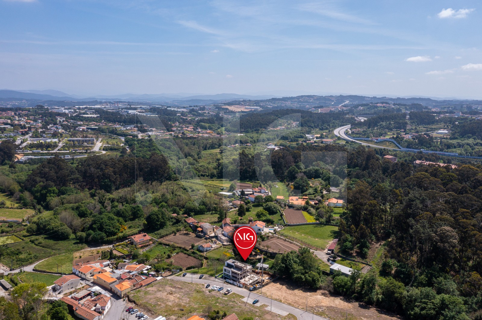 Moradia T3 para Venda em Vilar de Andorinho, Vila Nova de Gaia, Porto - Área envolvente (Imagem 11)