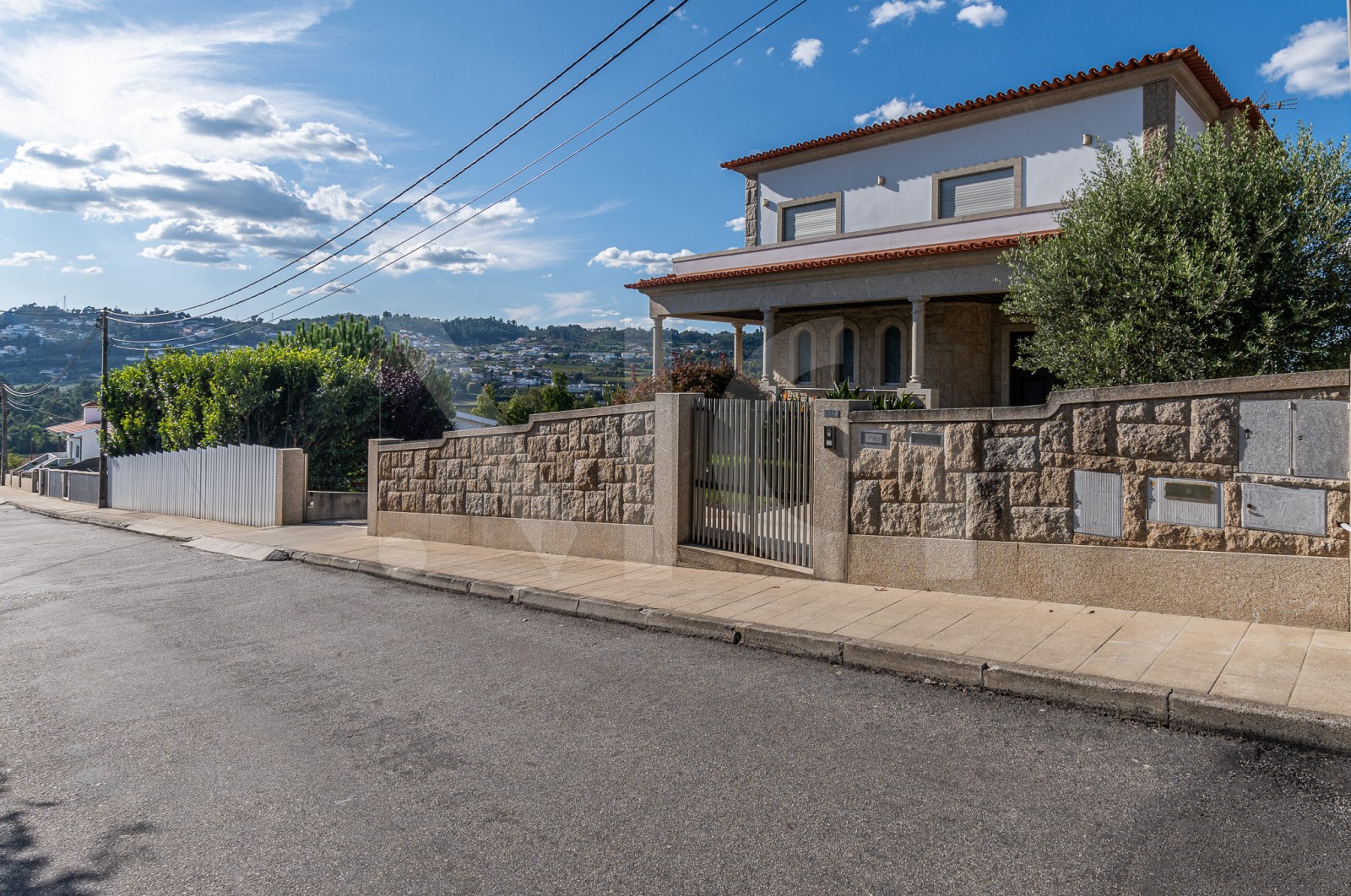 Moradia T3 para Venda em Torrados e Sousa, Felgueiras, Porto - Fachada (Imagem 2)