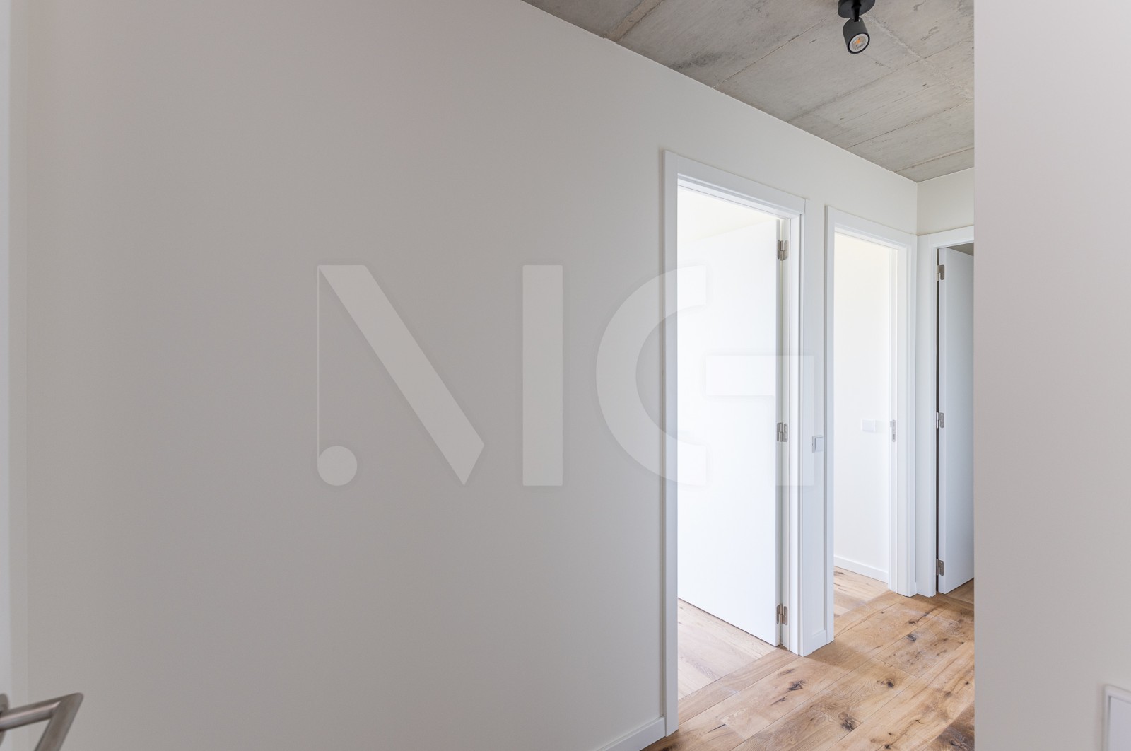 Apartamento T3 para Venda em Matosinhos e Leça da Palmeira, Matosinhos, Porto - Corredor (Imagem 1)