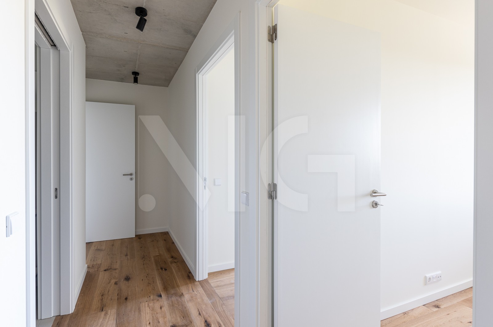 Apartamento T3 para Venda em Matosinhos e Leça da Palmeira, Matosinhos, Porto - Corredor (Imagem 2)