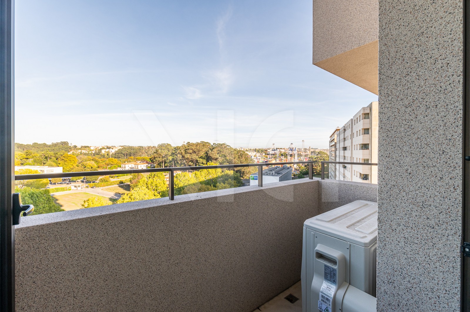 Apartamento T3 para Venda em Matosinhos e Leça da Palmeira, Matosinhos, Porto - Varanda (Imagem 2)