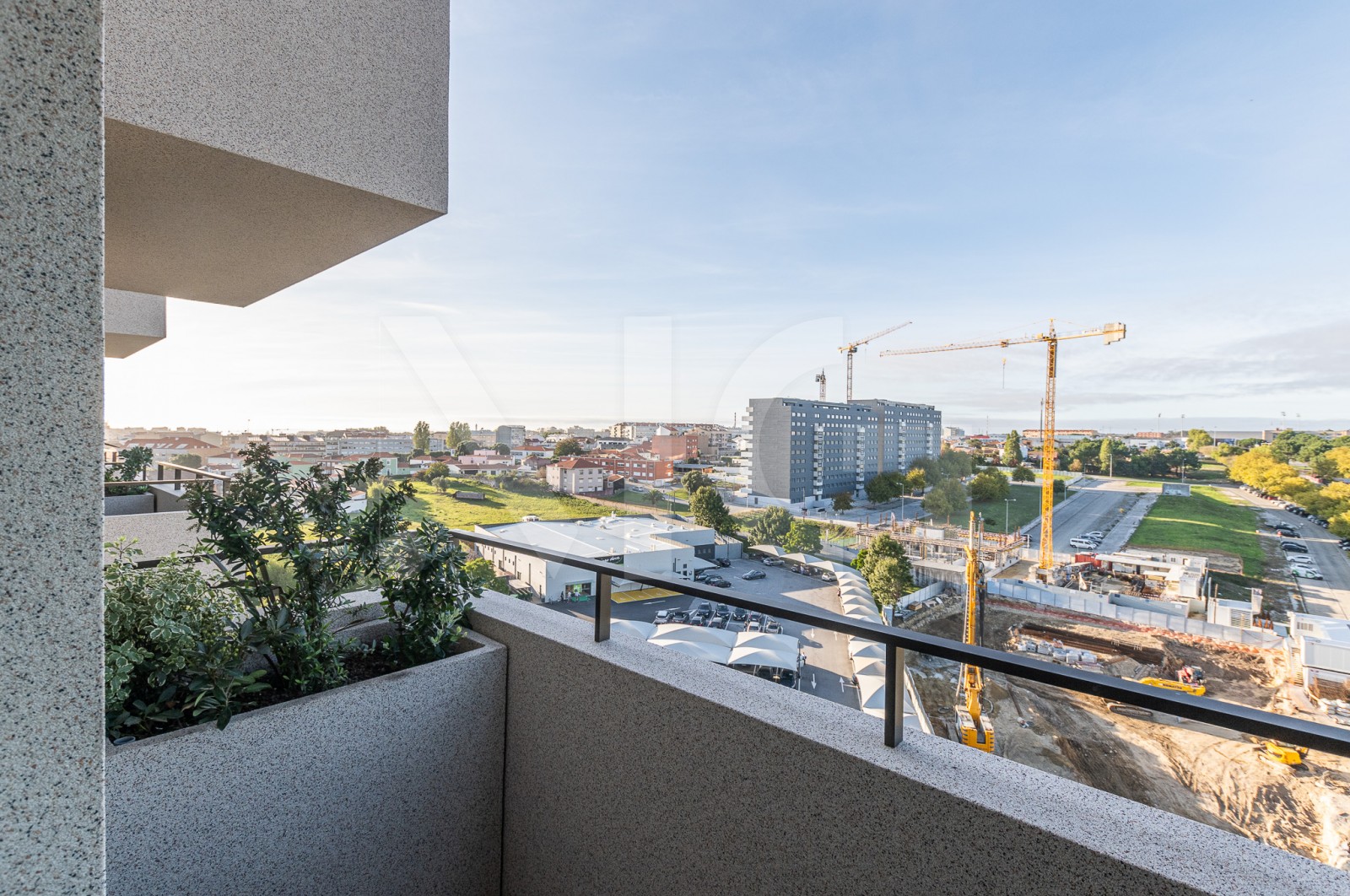 Apartamento T3 para Venda em Matosinhos e Leça da Palmeira, Matosinhos, Porto - Varanda (Imagem 4)