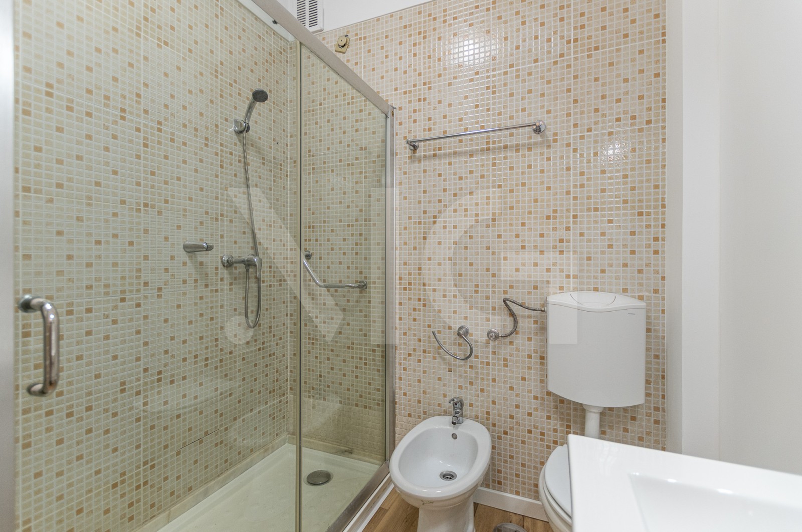 Apartment T1 for For sale in Bonfim, Porto, Porto - Casa de banho (Imagem 1)