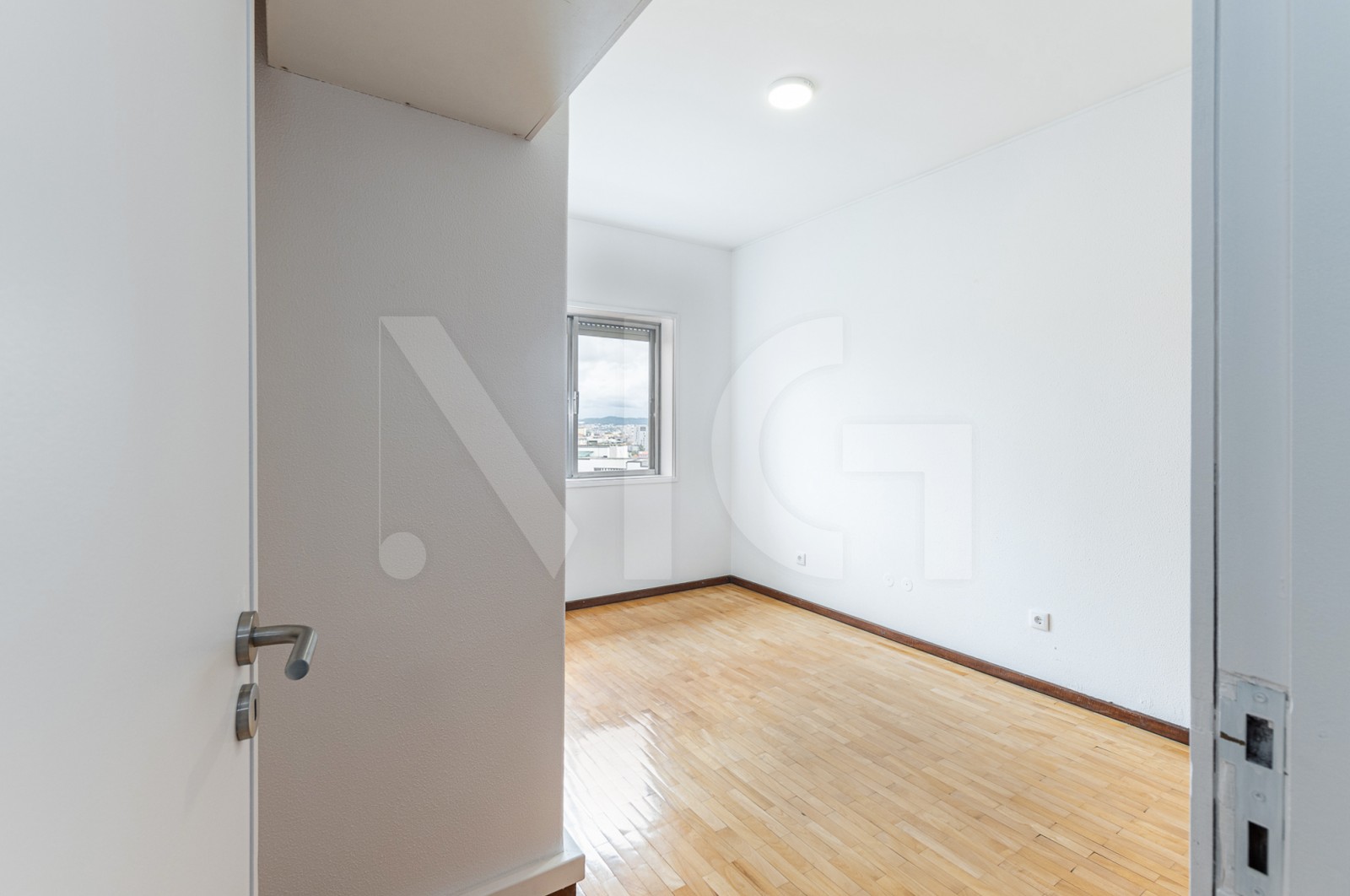 Apartment T1 for For sale in Bonfim, Porto, Porto - Sala (Imagem 2)